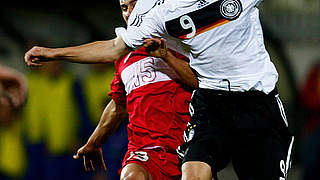 Schwerer Stand: Felix Kroos gegen Ali Helvaci © Bongarts/GettyImages