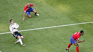 Erstes WM-Tor 2006: Lahm zieht ab und trifft zum 1:0 gegen Costa Rica © Bongarts/GettyImages