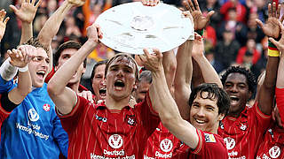 Celebration: Kaiserslautern wins championship in second Bundesliga © Bongarts/Getty Images
