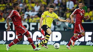 Gegen die neuen Teamkollegen: Robert Lewandowski (M.) beim Supercup 2013 © Bongarts/GettyImages