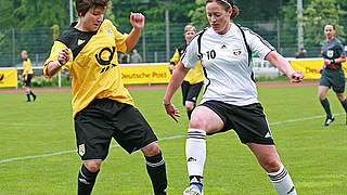 In Köln am Ball: Renate Lingor (r.) © DFB