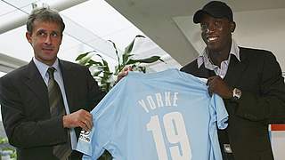 Weltmeister und Weltstar: "Litti" als Sydney-Coach mit Dwight Yorke (l.) © Bongarts/GettyImages