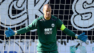 "Wir glauben alle fest daran, dass wir es packen": Wacker-Keeper Stephan Loboué  © Bongarts/GettyImages