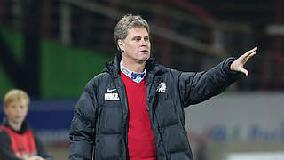 Schritt Richtung Klassenerhalt: Münster mit Trainer Ralf Loose  © Bongarts/GettyImages