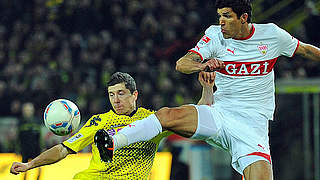 Packendes Duell: Dortmunds Robert Lewandowski gegen Maza © Bongarts/GettyImages