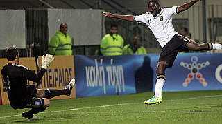 Kraftvoll: Peniel Mlapa trifft dreimal für die U 21 gegen Griechenland © Bongarts/GettyImages