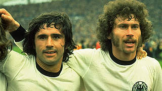 Gute Freunde kann niemand trennen: Gerd Müller (l.) und Paul Breitner © Bongarts/Getty Images