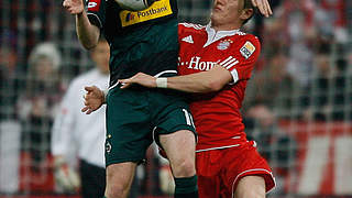 Im Duell: Marco Reus (l.) und Bastian Schweinsteiger © Bongarts/GettyImages