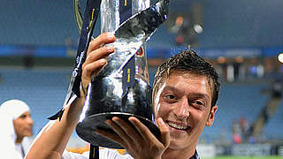 EM-Held 2009: Mesut Özil © imago
