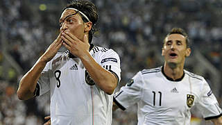 Scored: Mesut Özil (l.) and Miroslav Klose © Bongarts/Getty Images