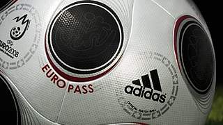 EM-Spielball EUROPASS © adidas