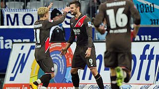 Celebrate: Rzatkowski (L) and Nöthe of St. Pauli © Bongarts/GettyImages