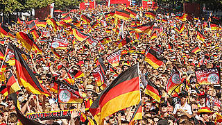 Prächtige Stimmung: die Fanmeile in Berlin © Bongarts/GettyImages