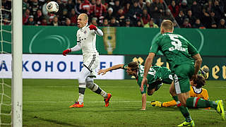 Scorer and hurt: Arjen Robben © Bongarts/GettyImages