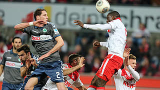 Heads the ball: Anthony Ujah (R) © Bongarts/GettyImages