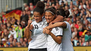 Kicken auf Kunstrasen: die DFB-Frauen © Bongarts/GettyImages