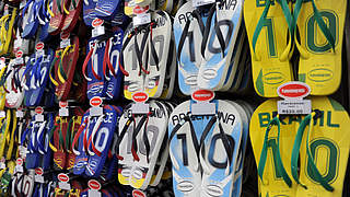 Verkaufsschlager in Rio de Janeiro: Passende Flip-Flops zur WM © Tobias Käufer