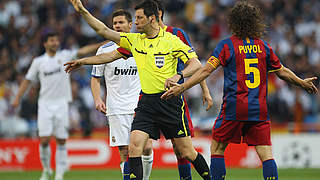 Beim "Clasico" in Spanien im Einsatz: FIFA-Schiedsrichter Wolfgang Stark © Bongarts/GettyImages