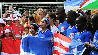 19 Nationen kämpfen um den Titel: Brasilien richtet derzeit die 2. Straßenkinder-WM aus © DFB