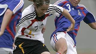 Daniela Ließem im Duell mit Charlotte Fernandes (r.) © Bongarts/GettyImages