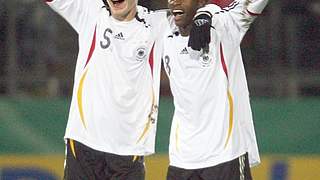 Savio Nsereko (r.) und Florian Jungwirth jubeln ©  Bongarts/GettyImages