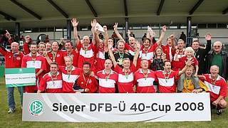 Der TSV Lesum-Burgdamm bejubelt den Turniersieg © Bongarts/GettyImages 
