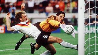 Bei der WM 1990: Völler trifft bei dem 4:1-Gruppensieg gegen Jugoslawien © Bongarts/GettyImages