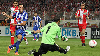Perfekt in Szene gesetzt: Sandro Wagner (l.) trifft zum 1:0 für die Hertha © Bongarts/GettyImages