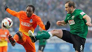 Sieger erst spät gefunden: Duisburgs Zoundi und Münsters Kirsch (v.l.) © Bongarts/GettyImages