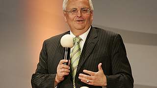 Dr. Theo Zwanziger beim "DFB live"-Abend in Augsburg © Bongarts/GettyImages