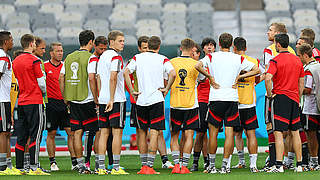 Einschwören aufs Halbfinale: das DFB-Team © Bongarts/GettyImages