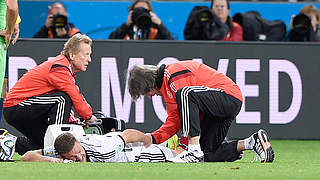 Eingespieltes Team: Klaus Eder (l.) und Teamarzt Dr. Müller-Wohlfahrt (r.) © GES-Sportfoto