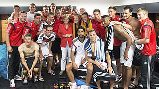 Prominenter Besuch in der DFB-Kabine: Bundeskanzlerin Angela Merkel © Bongarts/GettyImages