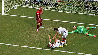 Torjubel im ersten WM-Spiel: Thomas Müller im portugiesischen Fünfmeterraum © Bongarts/GettyImages