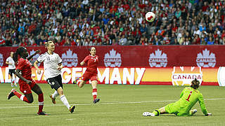 2:1 in Kanada: Popp (2.v.l.) und das A-Team © Bongarts/GettyImages