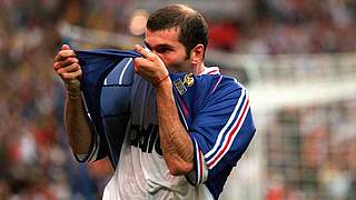 Algerische Wurzeln: Zinédine Zidane, Welt- und Europameister mit Frankreichs A-Team © imago