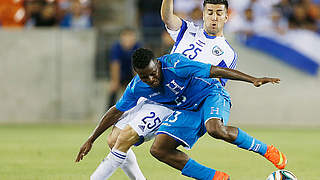 2:4 vs. Israel: Chavez (v.) und Honduras © Bongarts/GettyImages