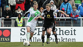 Nationalspielerinnen unter sich: Wolfsburgs Alexandra Popp (l.) und Bianca Schmidt © Harder